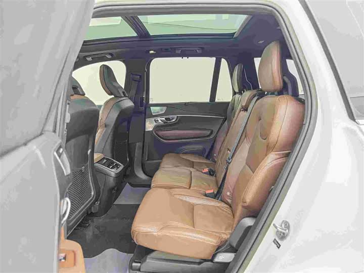 Photo 5 - Volvo XC90