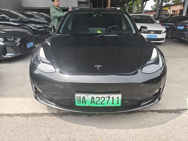 Фото 2 - Tesla Model 3