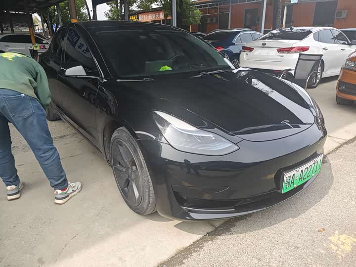 Фото 3 - Tesla Model 3