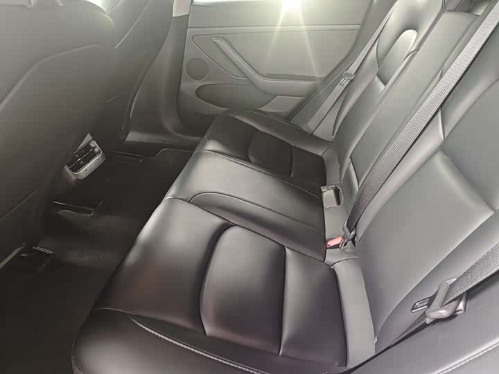 Фото 5 - Tesla Model 3