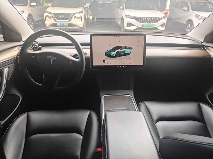 Фото 6 - Tesla Model 3