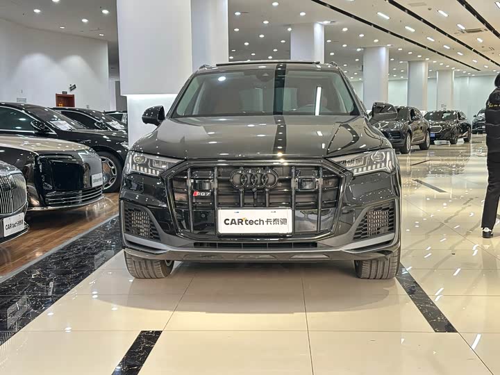 Фото 2 - Audi Q7