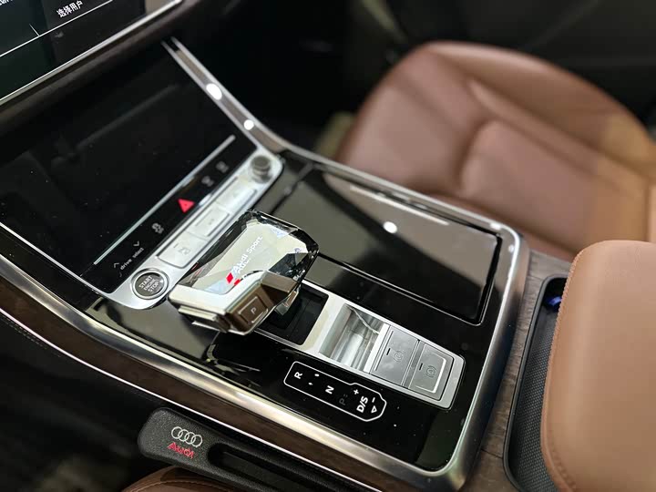 Фото 5 - Audi Q7