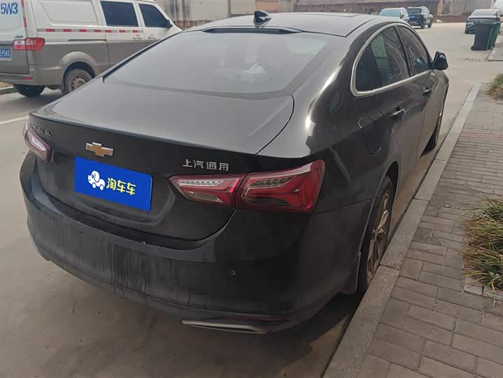 Photo 3 - Chevrolet Malibu XL