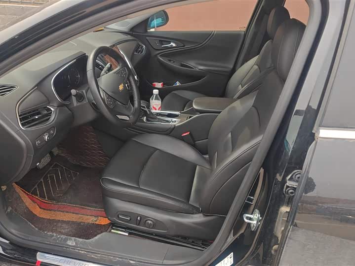 Photo 9 - Chevrolet Malibu XL