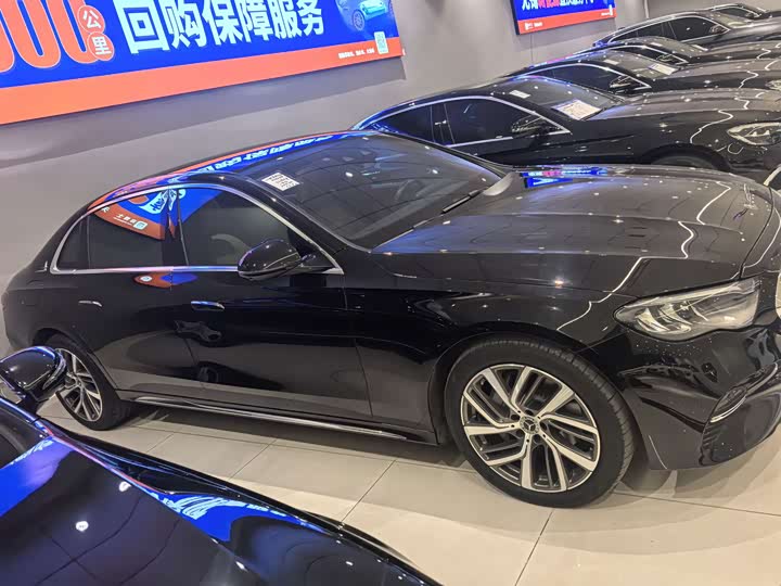 Фото 4 - Mercedes-Benz E-Class