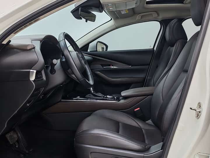 Photo 7 - Mazda CX-30