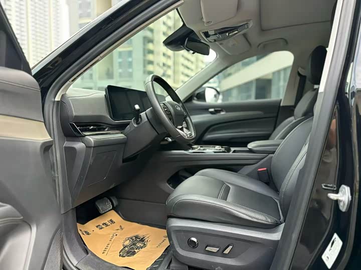 Photo 4 - Ford Equator Sport