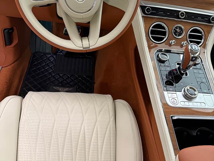 Photo 2 - Bentley Continental GT