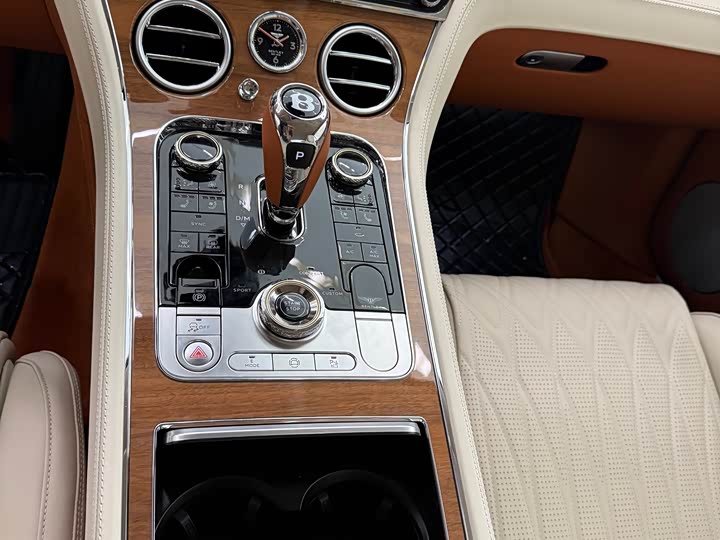 Photo 3 - Bentley Continental GT