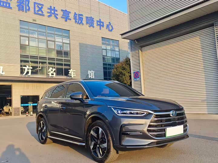 Фото 3 - BYD Tang Hybrid/EV