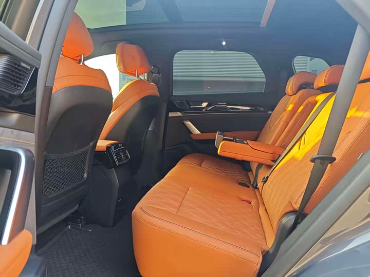 Фото 8 - BYD Tang Hybrid/EV