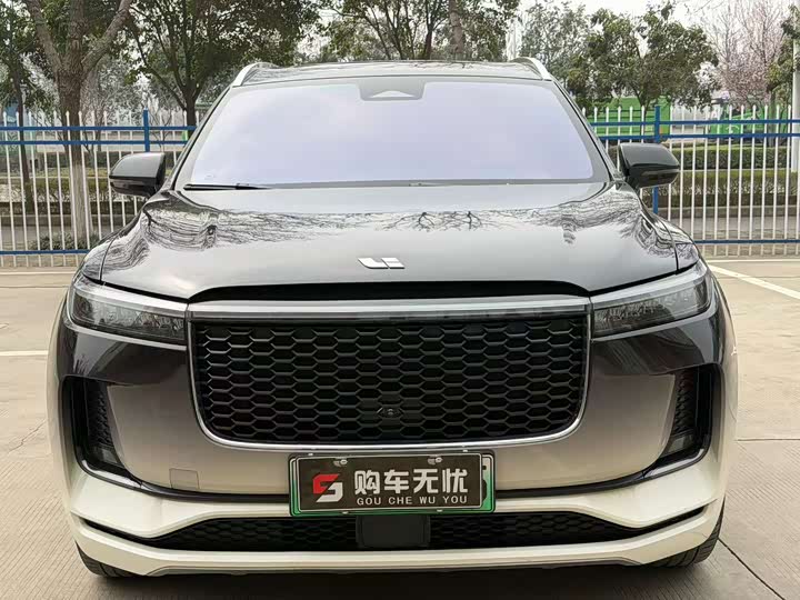 Фото 2 - LiXiang One