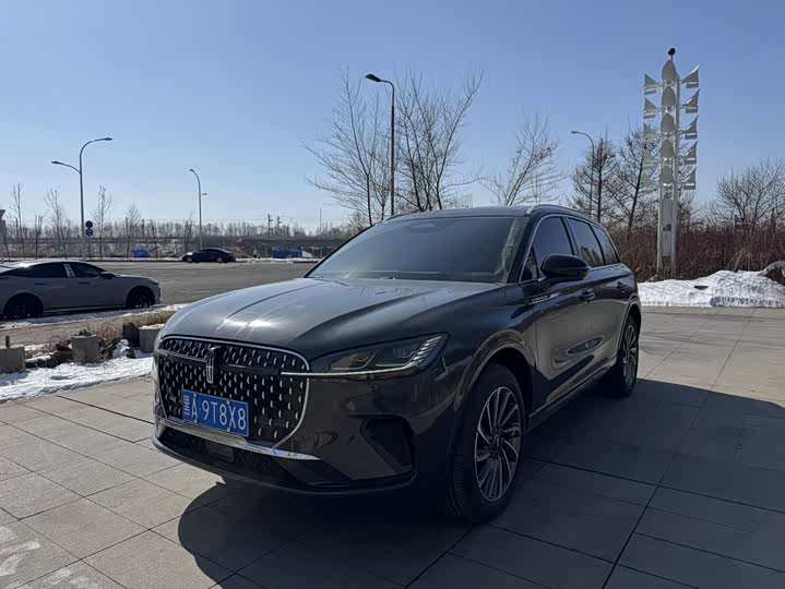 Фото 1 - Lincoln Corsair