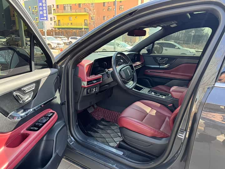 Фото 3 - Lincoln Corsair