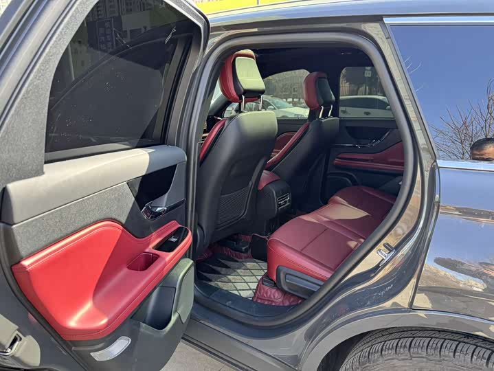 Фото 6 - Lincoln Corsair