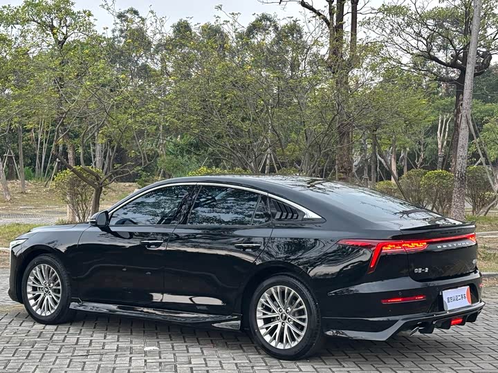 Фото 7 - Bestune B70