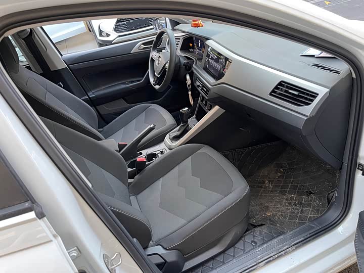 Photo 9 - Volkswagen Polo