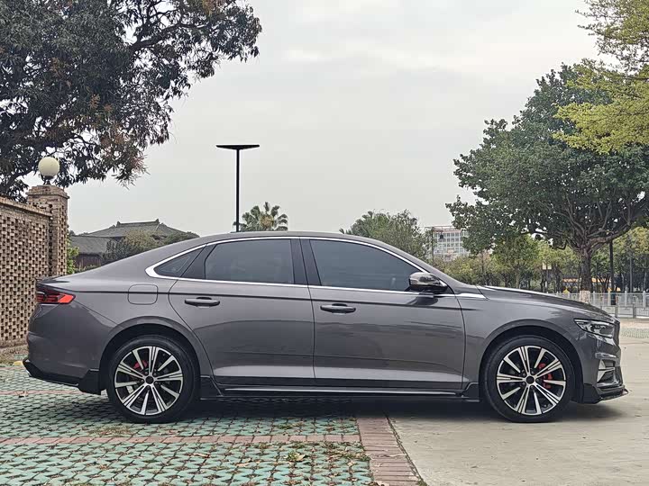 Фото 4 - Geely Preface