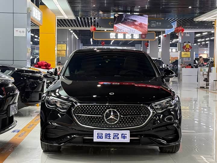 Photo 2 - Mercedes-Benz E-Class