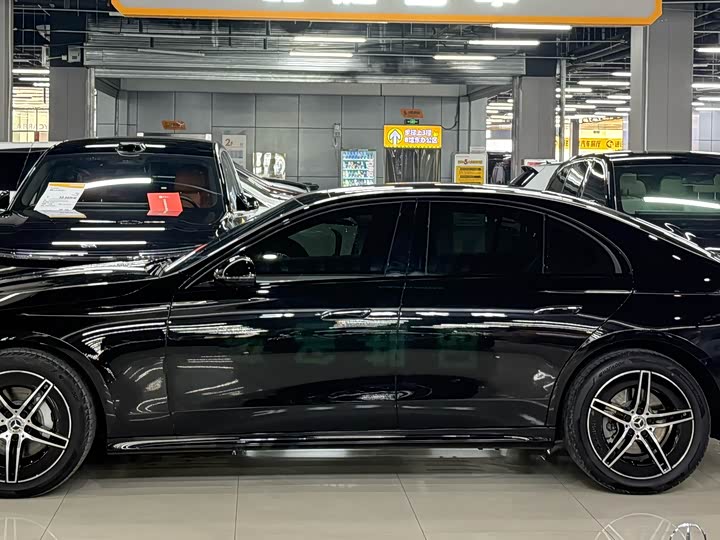 Photo 4 - Mercedes-Benz E-Class