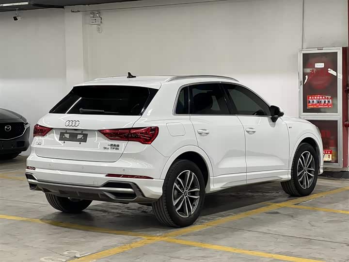 Фото 5 - Audi Q3