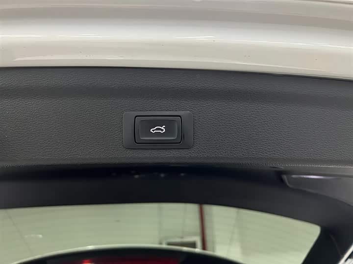 Фото 8 - Audi Q3