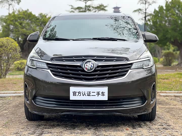 Photo 2 - Buick GL8 ES