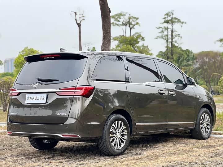 Photo 7 - Buick GL8 ES