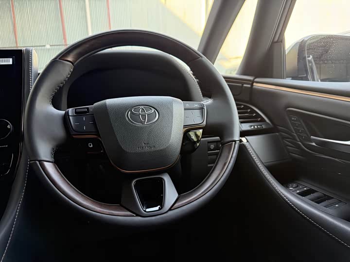 Фото 7 - Toyota Alphard