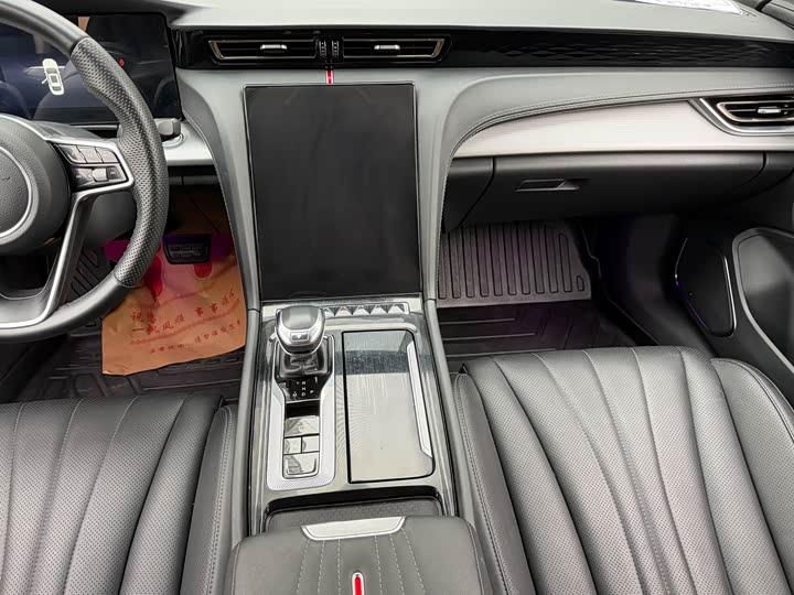 Фото 9 - Hongqi H5