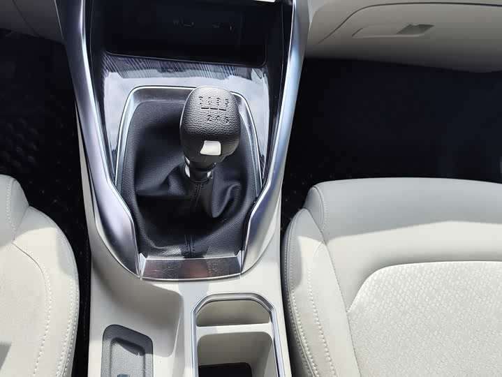 Фото 5 - Maxus G50