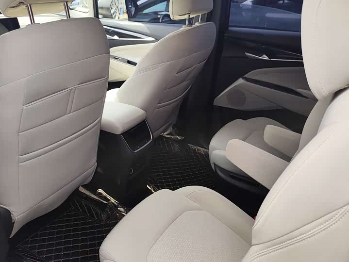 Фото 7 - Maxus G50