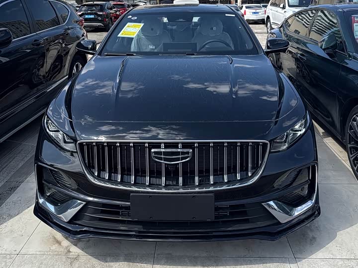 Фото 2 - Geely Preface