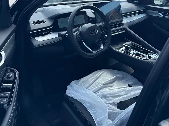 Фото 4 - Geely Preface