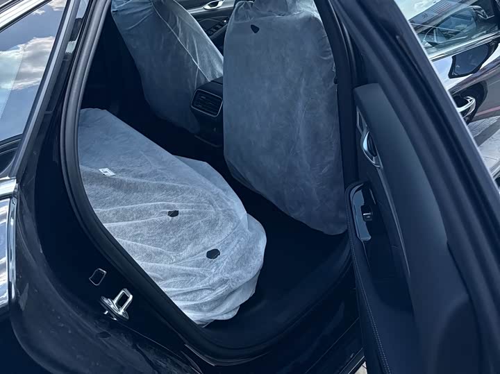 Фото 6 - Geely Preface