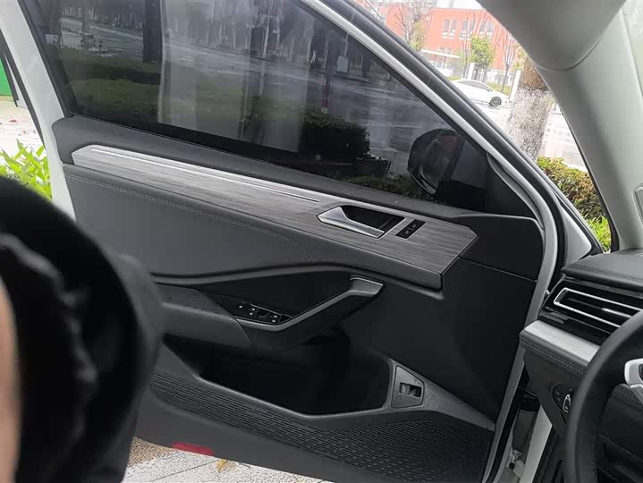 Фото 7 - Volkswagen Sagitar L