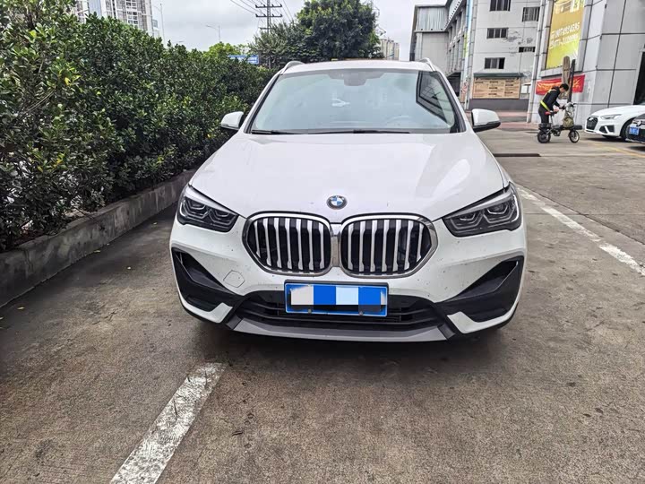 Фото 2 - BMW X1