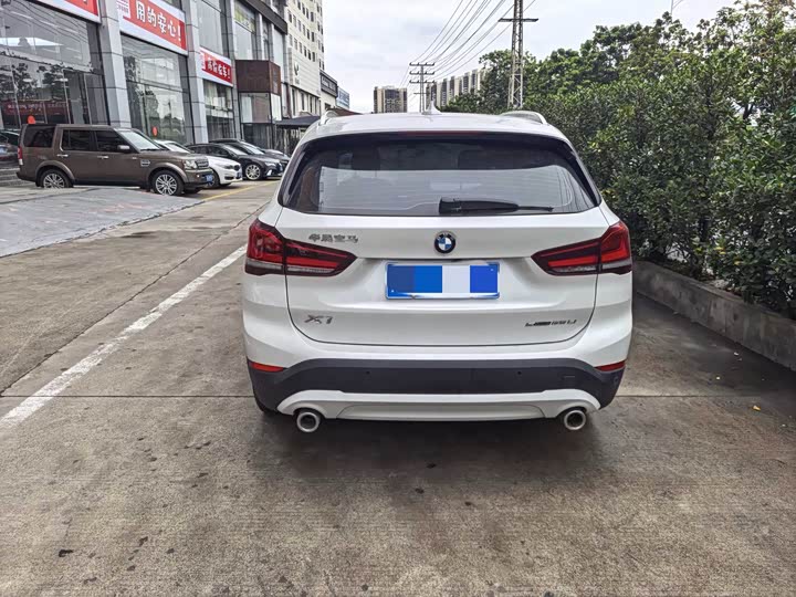 Фото 8 - BMW X1