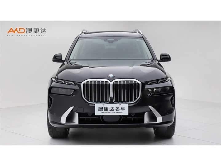 Photo 2 - BMW X7