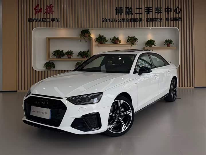 Фото 1 - Audi A4L