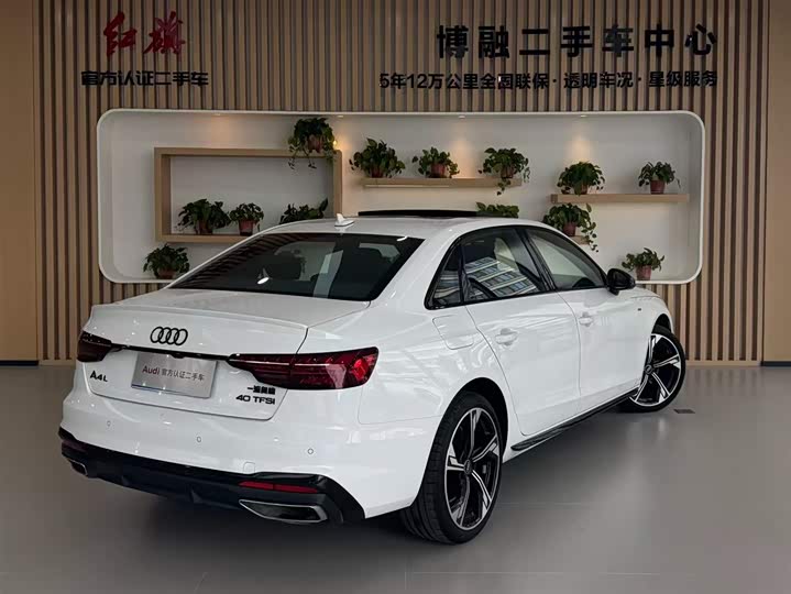 Фото 2 - Audi A4L