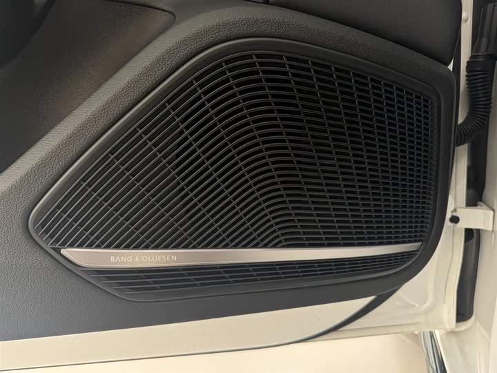 Фото 7 - Audi A4L