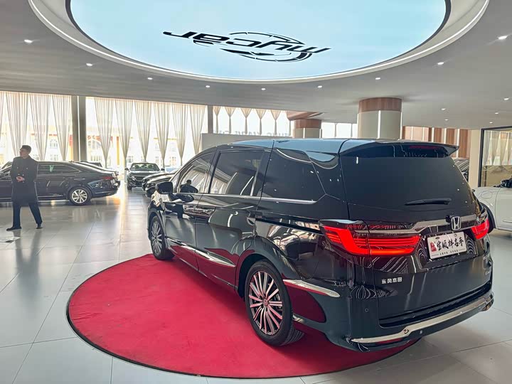 Фото 7 - Honda Elysion