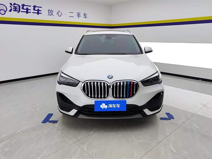 Фото 2 - BMW X1