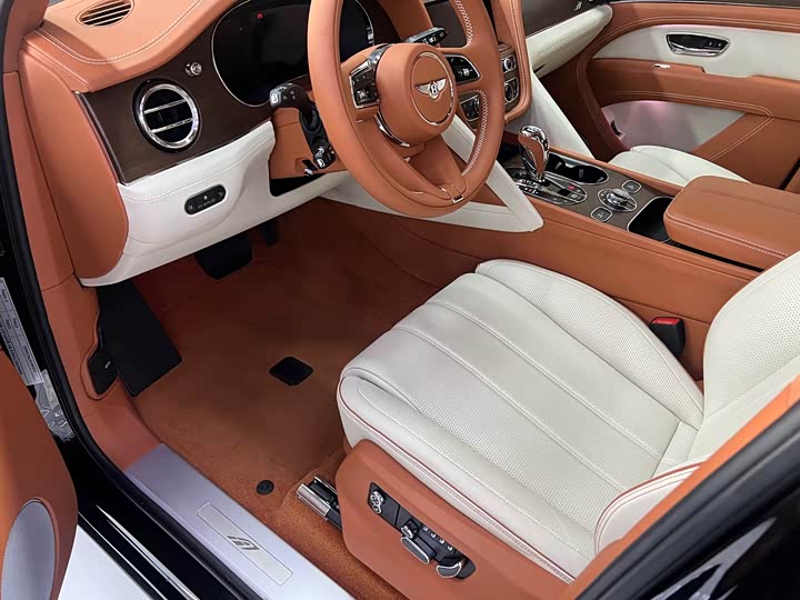 Фото 11 - Bentley Bentayga