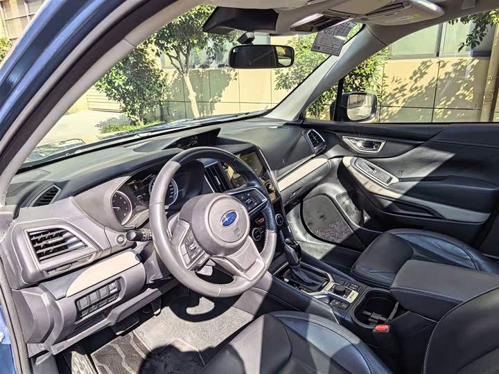 Фото 4 - Subaru Forester