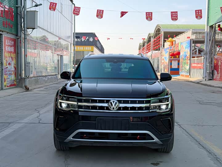 Photo 2 - Volkswagen Teramont Pro