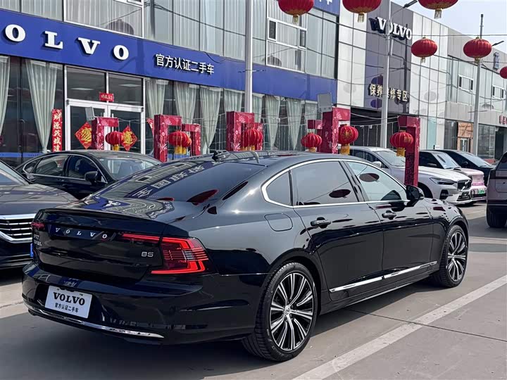 Фото 4 - Volvo S90