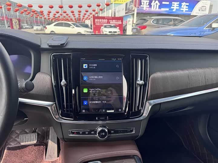 Фото 9 - Volvo S90